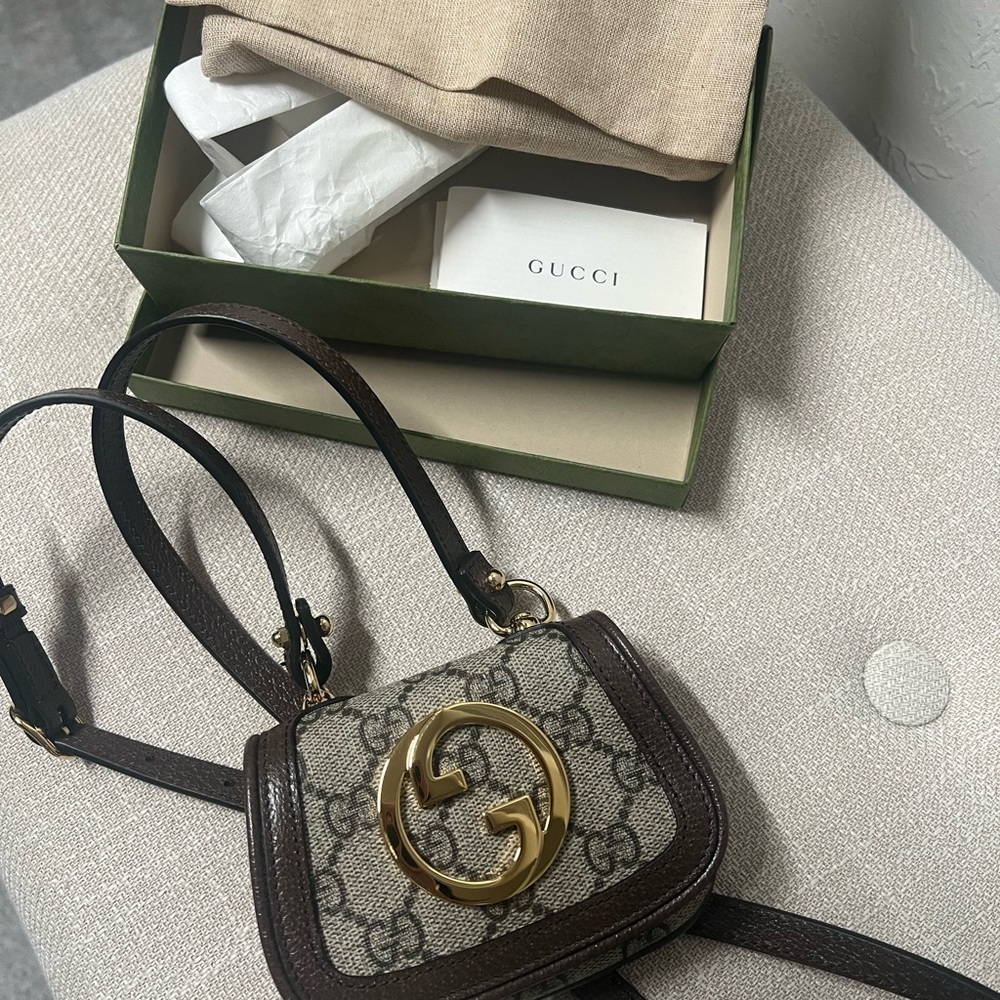 Gucci Blondie GG Supreme Chain Compact Wallet